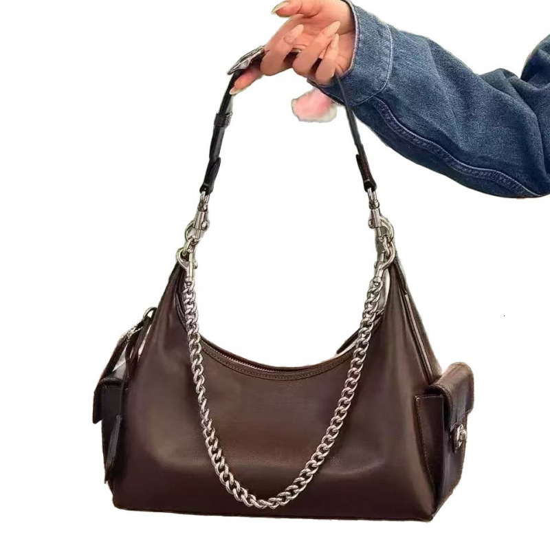 Winter new retro style motorcycle bag chain designer bag armpit bag spicy girl luxury handbag solid color women's shoulder bag