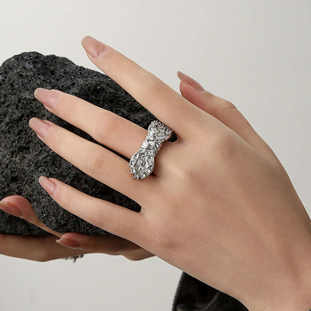 DHcollections High-end Hip-hop Hot Girl Sweet Cool Style Simple Versatile Personality Trendy Bowknot Women's Index Finger Ring Jewelry Wholesale