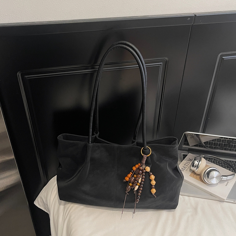 Summer new women's retro high-end wide shoulder bag, casual versatile crossbody bag, high-end commuting leisure bag, shopping bag, versatile wome