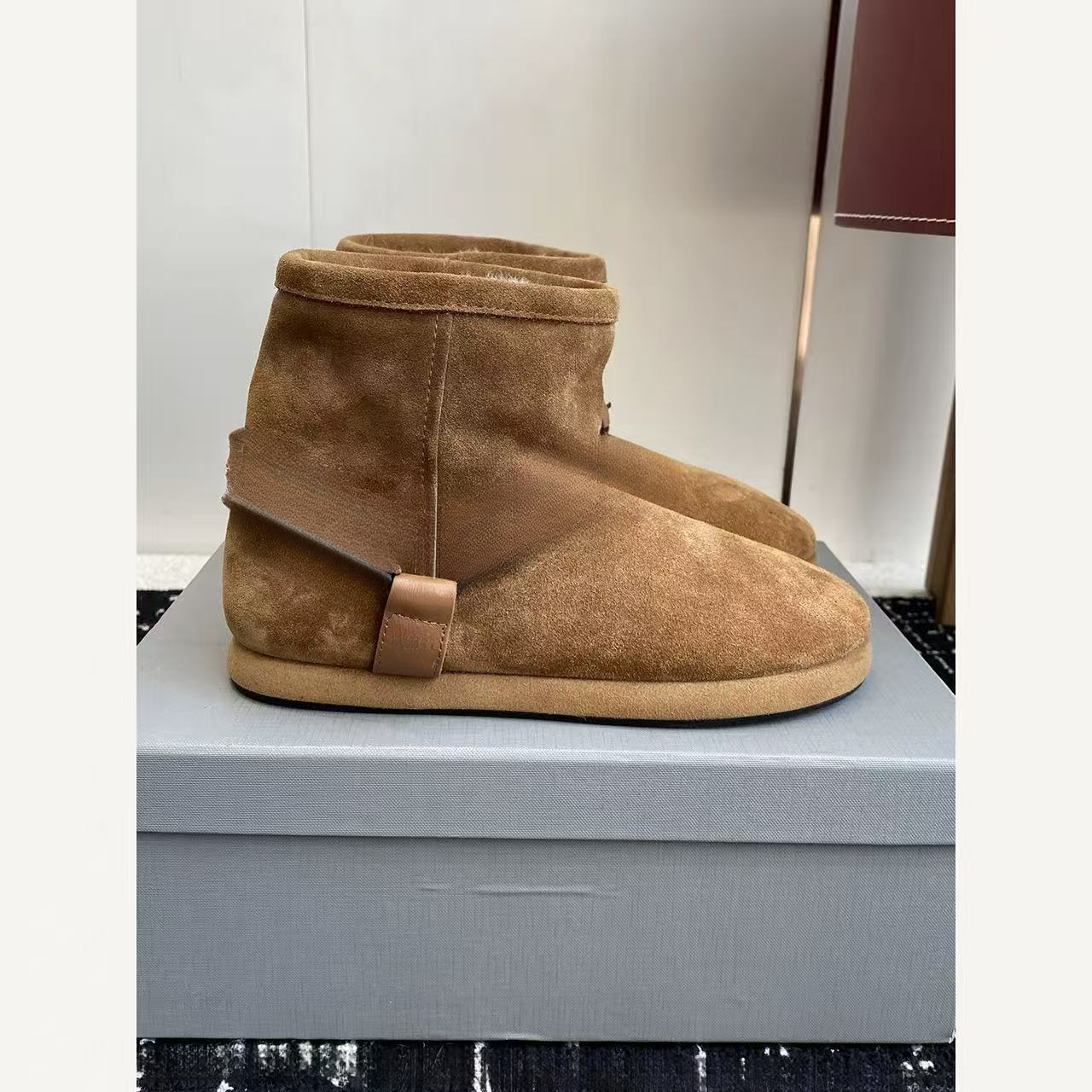 Designer's letter sheepskin wool women's snow boots new thick wool short boots