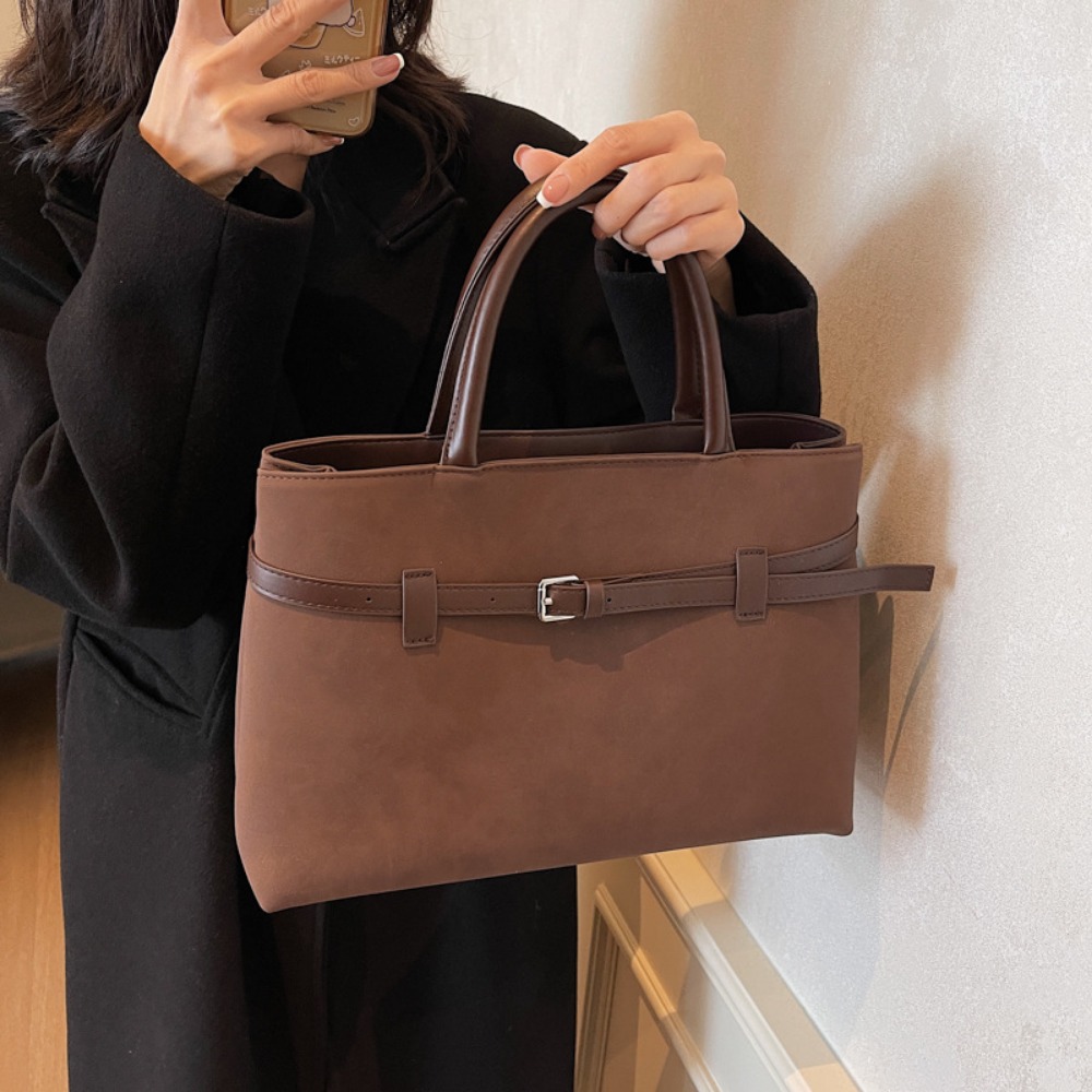 Stylish Vintage Design Shoulder Handbag with Multiple Compartments Perfect for Work and Travel