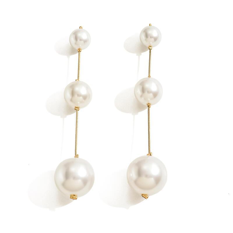 Elegant Pearl Stud Classic And Comfortable Earrings For A Timeless Look TY