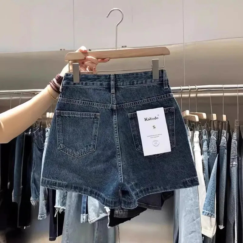 Summer denim shorts womens fashion paradigm high waist loose straight leg casual mid long leg wide leg retro pants 250410