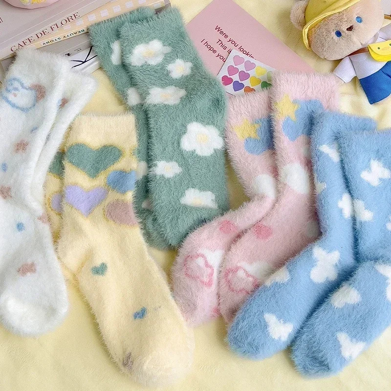 Winter Socks For Women Warm Fluffy Fuzzy Middle Tube Thick Thermal Soft Coral Fleece Floor Sleep Cartoon Star Short Crew Socks 251106