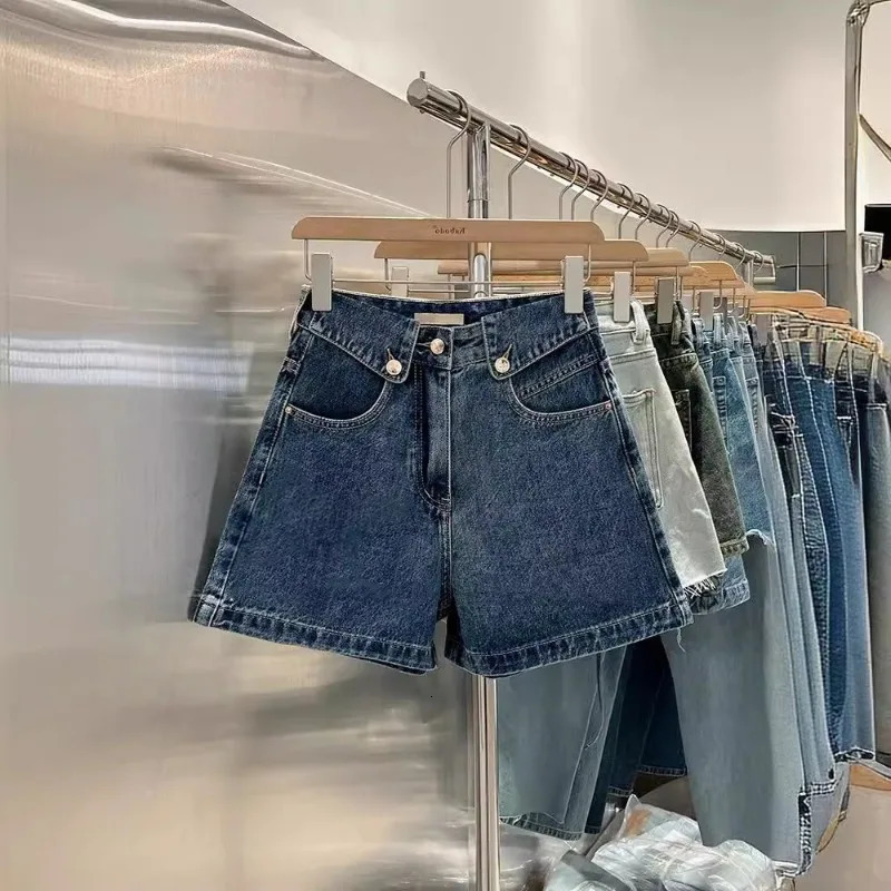 Summer denim shorts womens fashion paradigm high waist loose straight leg casual mid long leg wide leg retro pants 250410