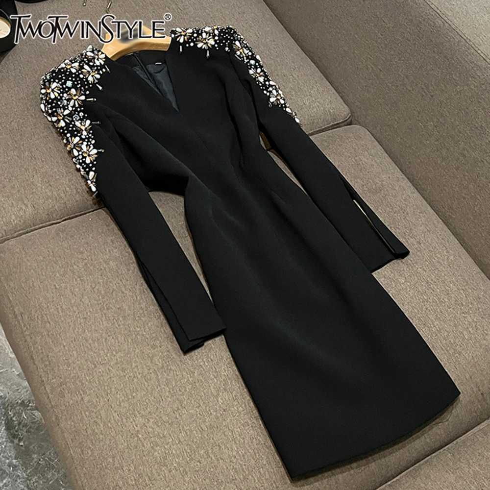 TWOTWINSTYLE Spliced Diamonds Solid Slim Fit Dresses For Women V Neck Long Sleeve High Waist Sexy Dress Female Fashion KDR532399 W251110
