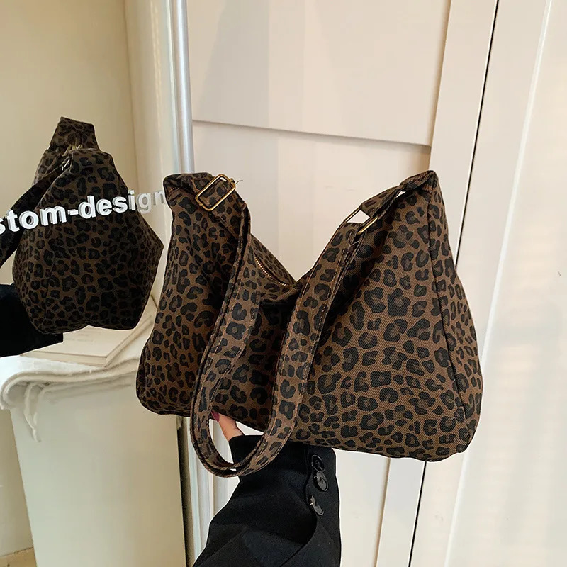 Trendy Casual Soft Textile Womens Shoulder Bag Large Capacity Leopard Print Female Retro Crossbody For Commute Outings 251110