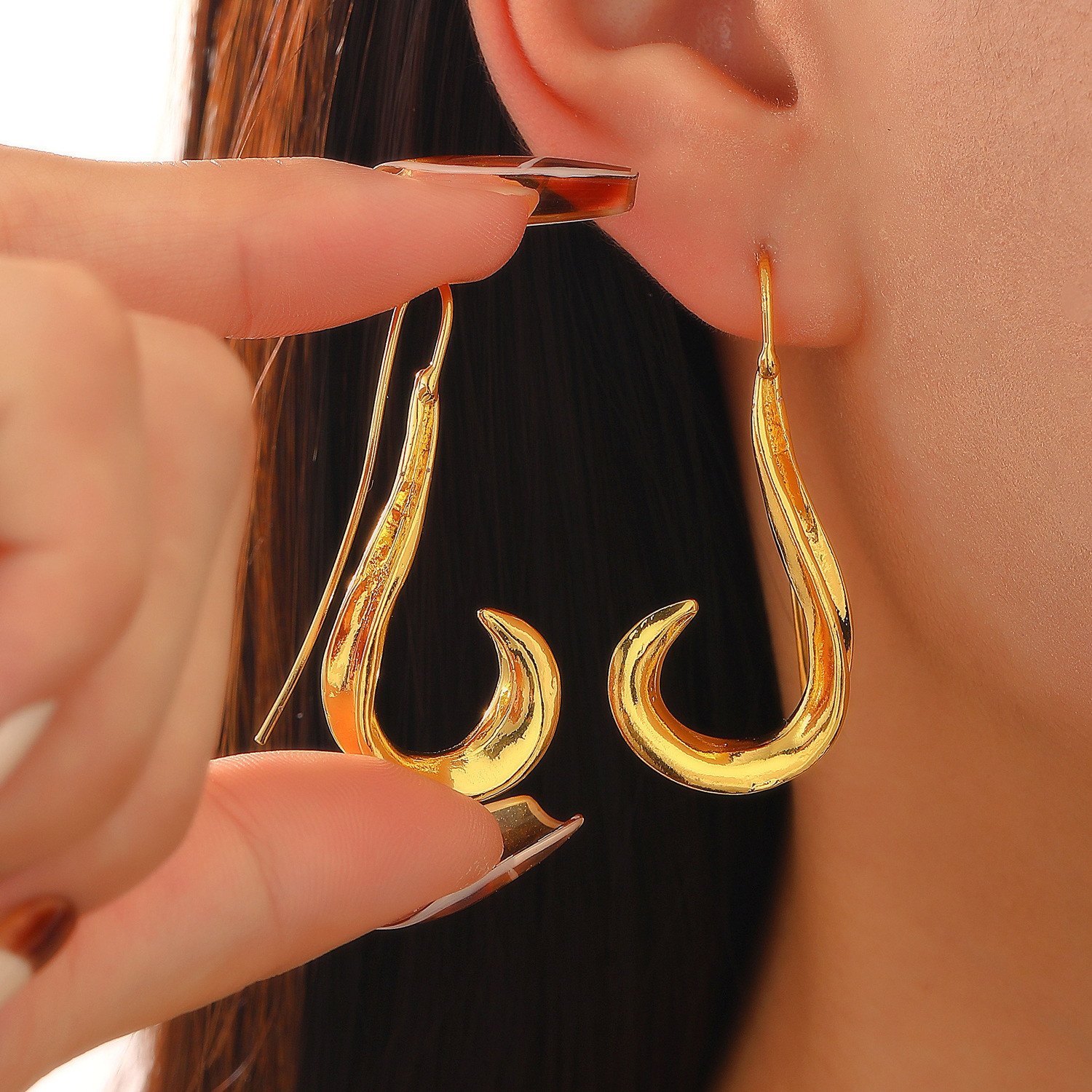 Elegant Geometric Hook Earrings for Women, Gold Commuting Earrings, Fashion Trendy Ear Jewelry