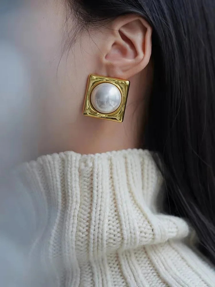 Retro Black Simple Square Stud Earrings for Women Medieval Gold Exaggerate Piercing Jewelry Travel Gifts 250409