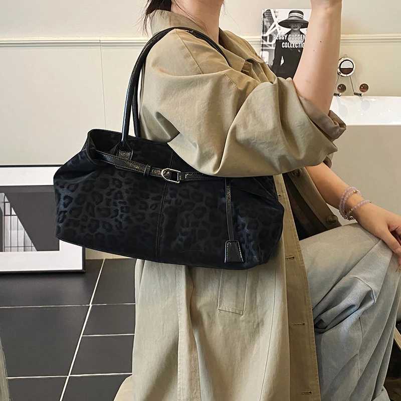 Autumn Winter Ladys Handbag Vintage Shoulder Bag with Short Handle Women Leopard Pattern PU Leather Bag Luxury Brand Tote Bags K251110
