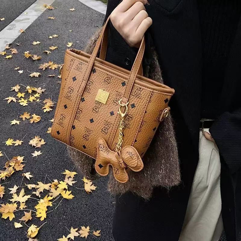 MC Designer singleshoulder bag luxury womens largecapacity handbag mcmother and child bag shopping bag fashionable beach crossbody bag shoulder bag