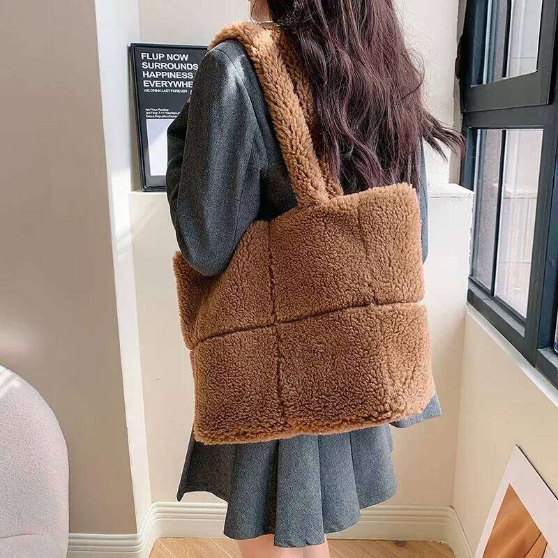 Faux Lamb Wool Casual Women's Shopping Tote Large Capacity Ladies Soft Plush Shoulder Bags Solid Color Female Furry Handbags