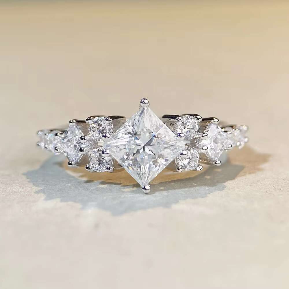 S925 Pure Silver Charming and Fashionable 6X6 White Mosang Princess square Bag Ring