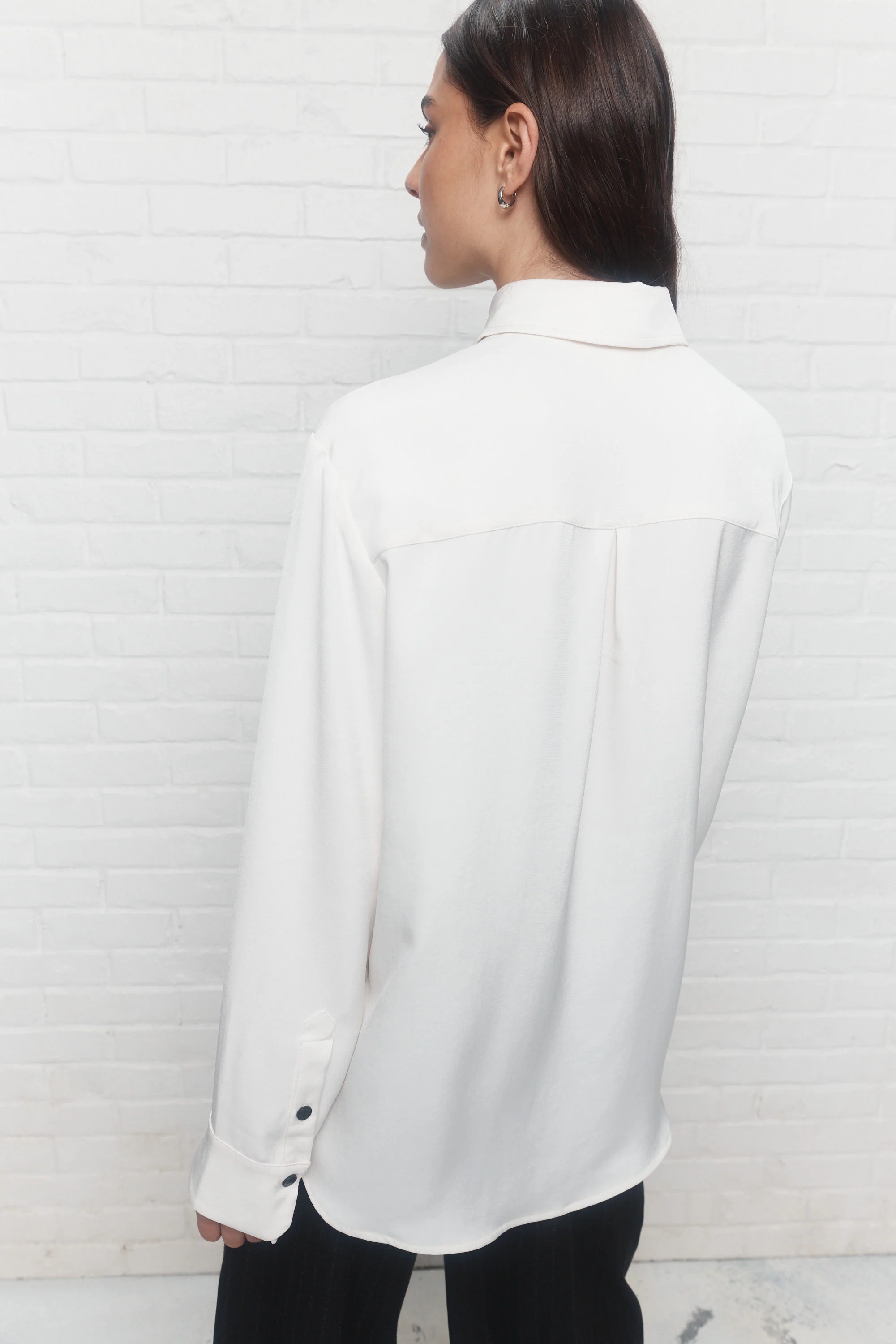 Women's White Loose Fit Stand-Collar Shirt, Long Sleeve Patch Pocket Rounded Hem Blouse