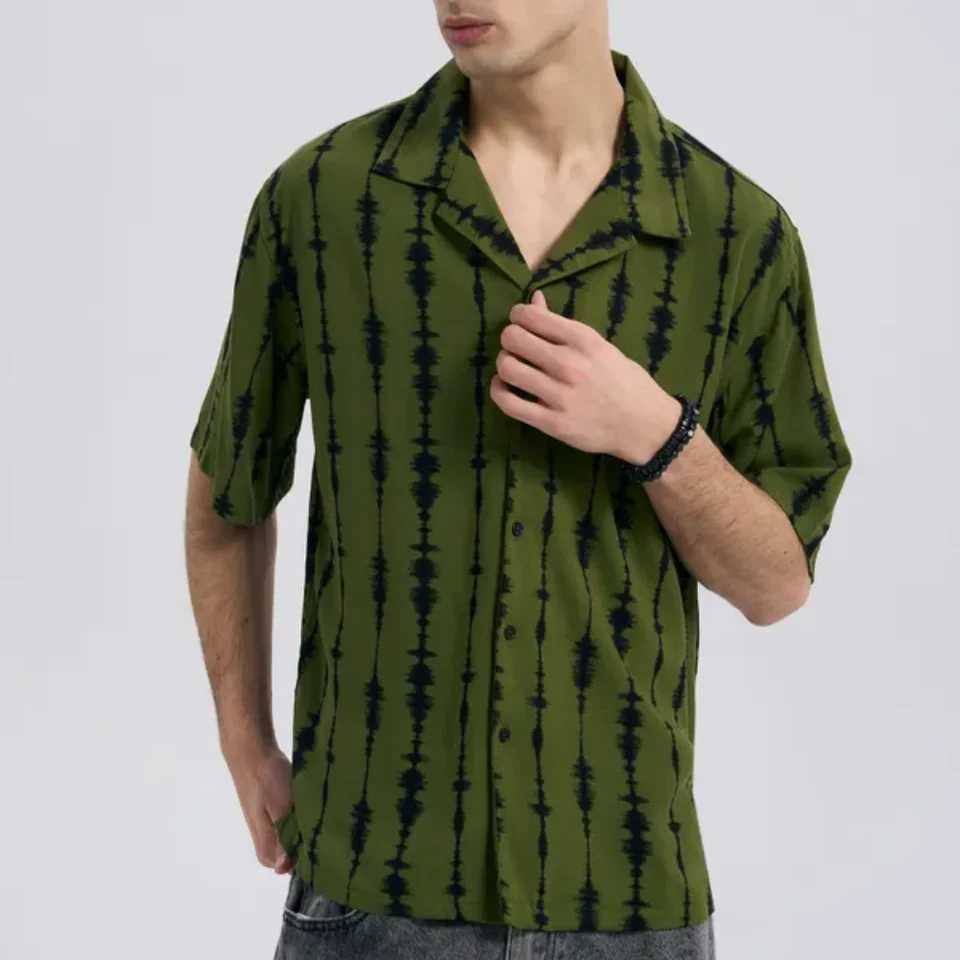 Mens Hawaiian Shirt Army Green Short-sleeved Casual Shirt Top Men Harajuku Fashion Y2K Clothing X250410