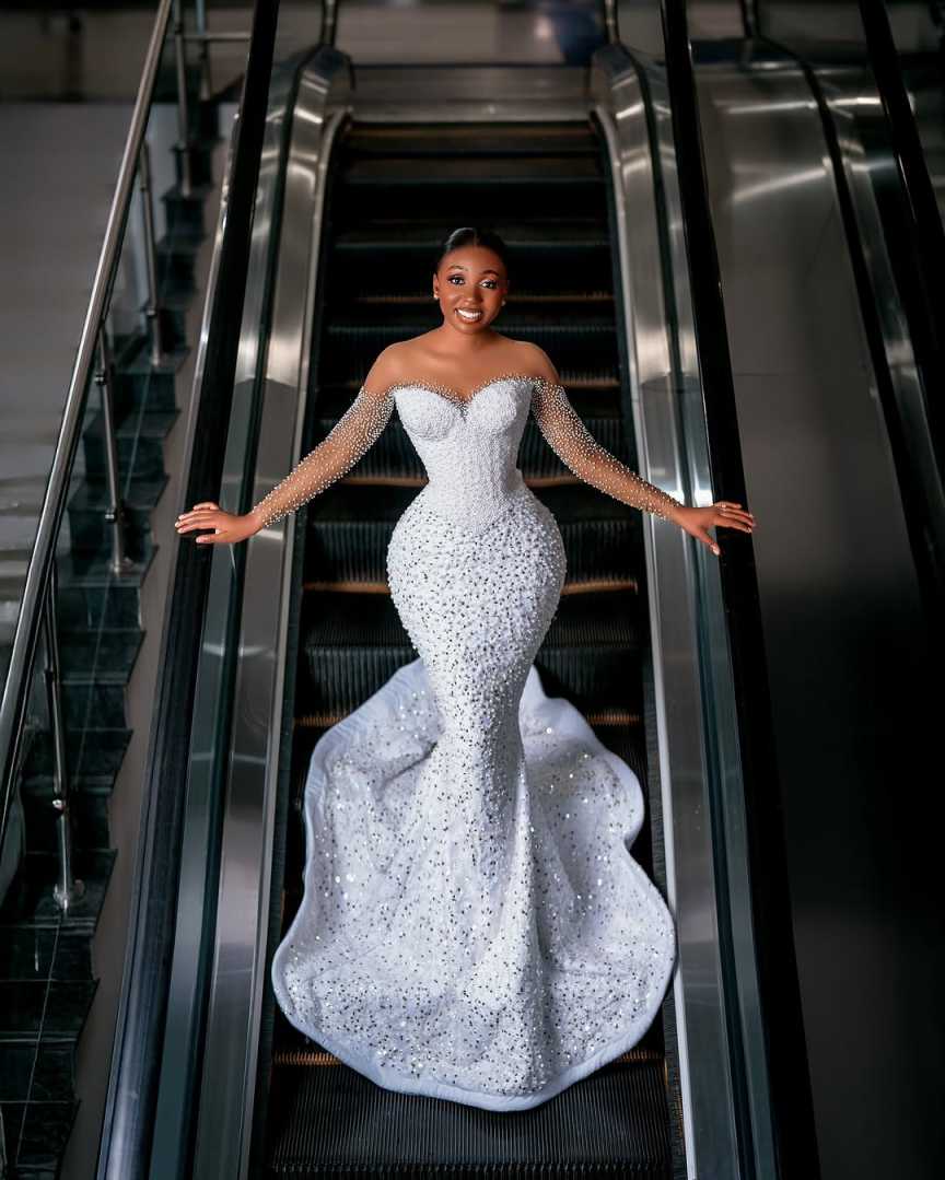 Sexy Mermaid Wedding Dress Pearls Sequins Off Shoulder Long Sleeve Bride Gowns Charming Floor Length Bridal Dresses Customized