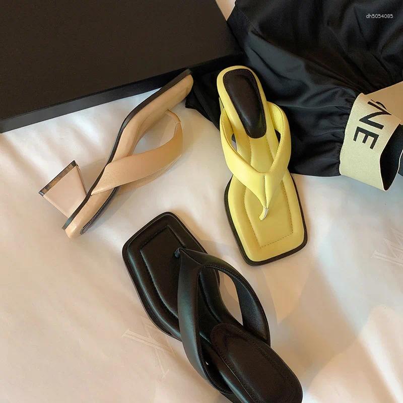 Slippers European Designer Narrow Band Flip Flops Women High Heels Yellow Leather Thong Sandalias Mujer Chunky Heel Pantuflas