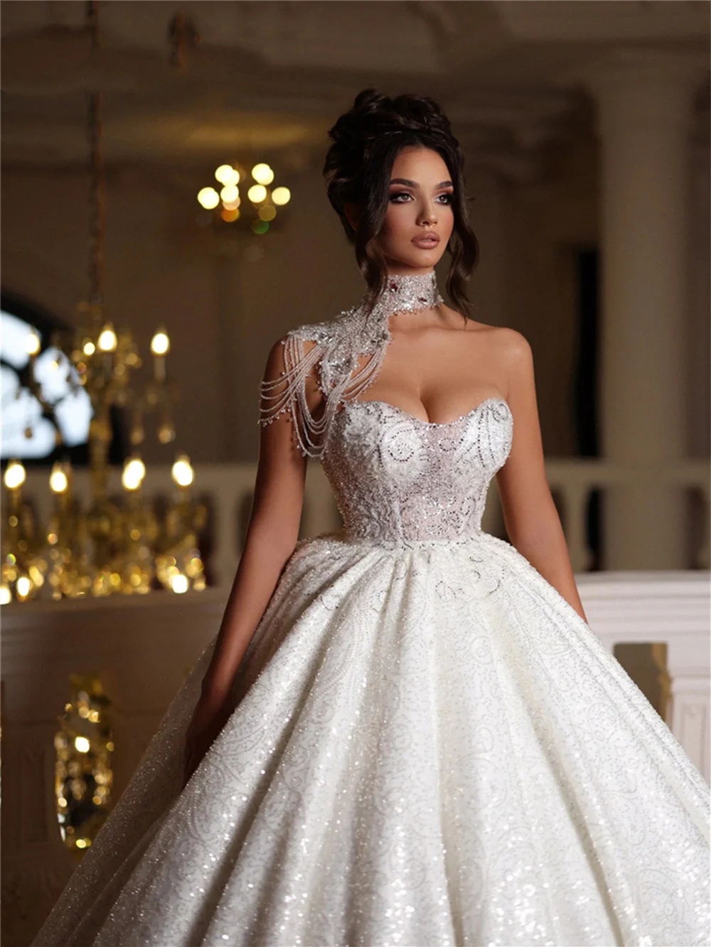 Exquisite Ball Gowns Wedding Dress Strapless Neck Sleeveless Gorgeous Bride Dresses Bling Sequins Beaded Bridal Gown Customized