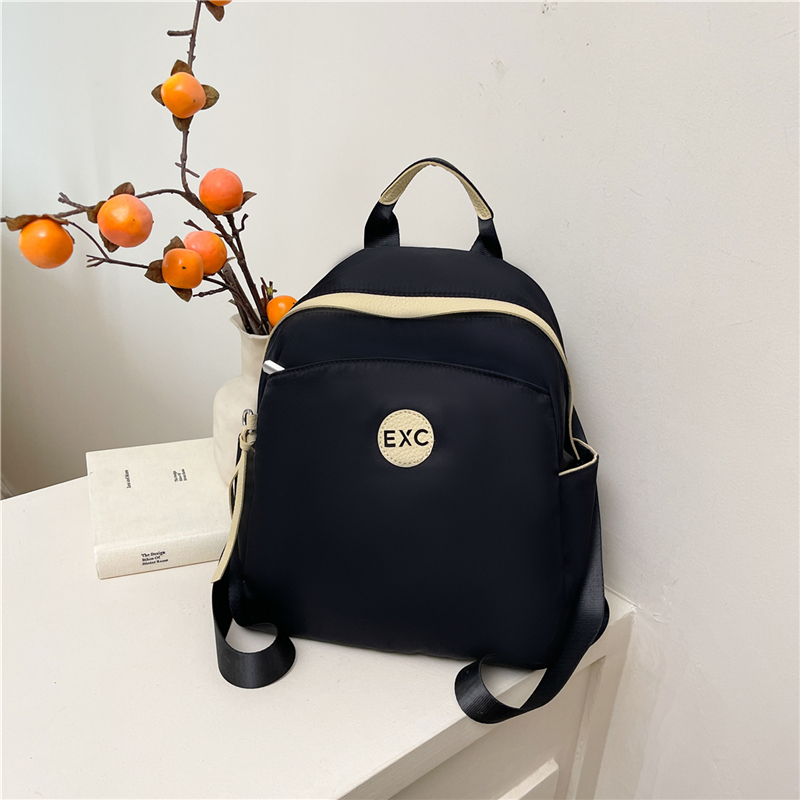 Sleek Urban Travel Accessory Versatile Compact Bags Ideal For Holding Your Everyday Necessities