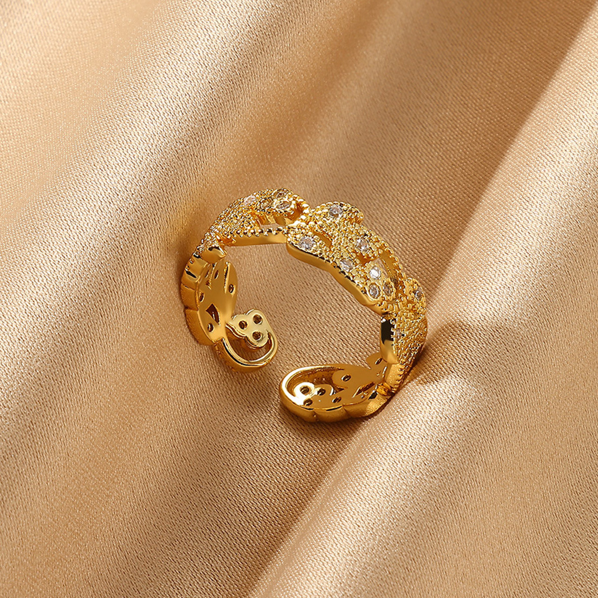 Cross-border Fashion Ring Hot Selling Copper Plated 18K Gold Colorful Designer Ring Zircon Ring Luxury Simple INS Style Leaf Ring Jewelry Wholesale