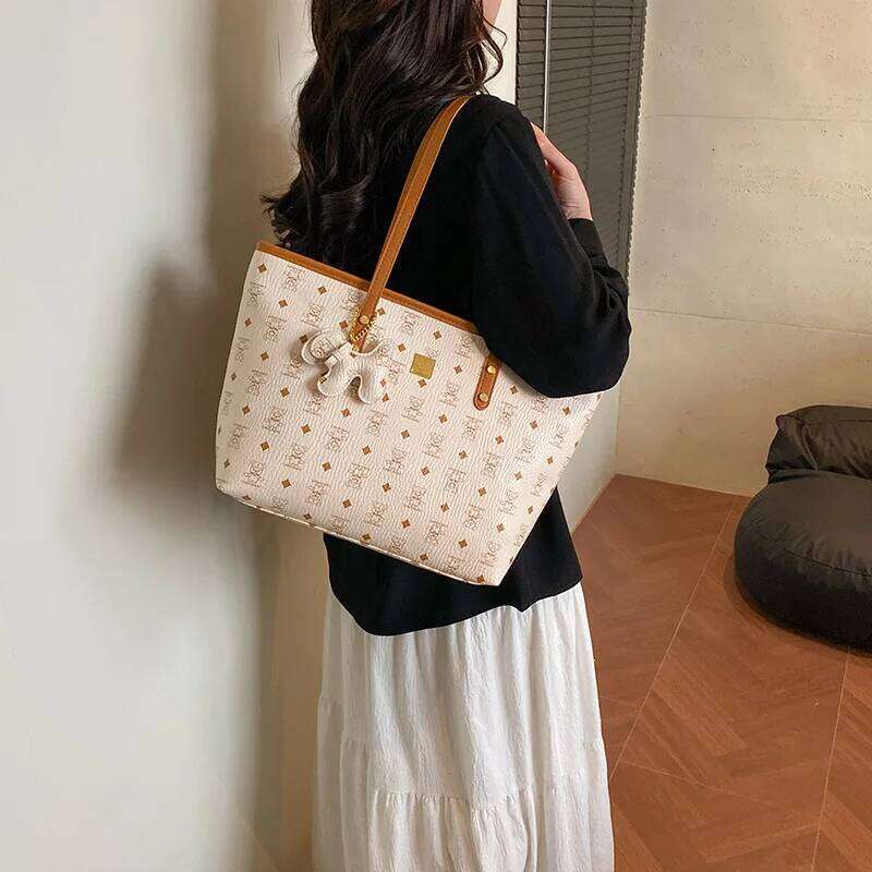 2025 Designer Fashionable Printed Commuting Tote Bag Women's Shoulder/Handheld, Bucket Bag Style with Free Shipping
