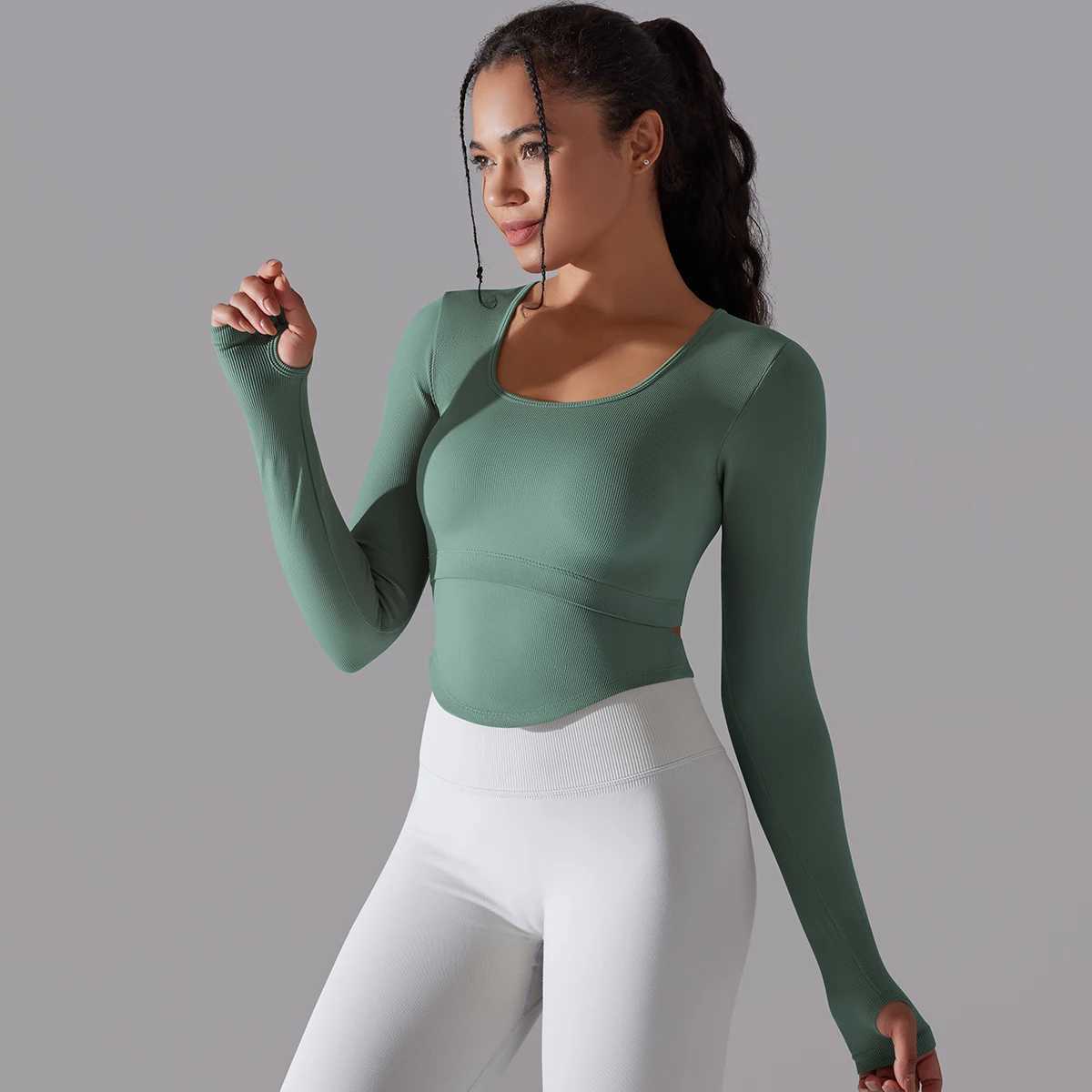 Womens seamless cut top fitness shirt long sleeved sports top womens yoga top active tight yoga setXJ250410