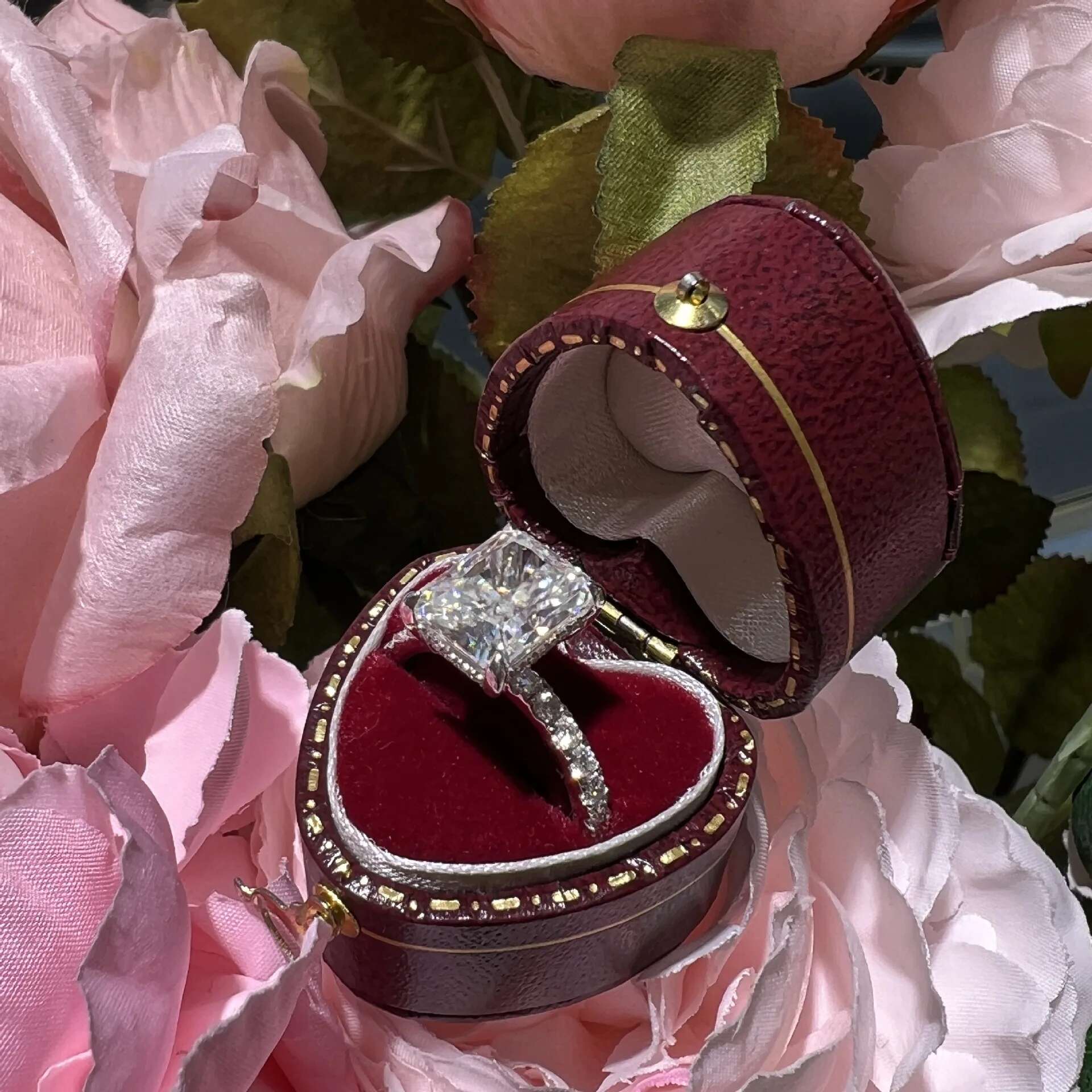 Full Moissanite Diamond D Color VVS Womens Ice Flower Rings 925 Plated 18K Gold Fine Jewelry Wedding Engagement Ring for Women