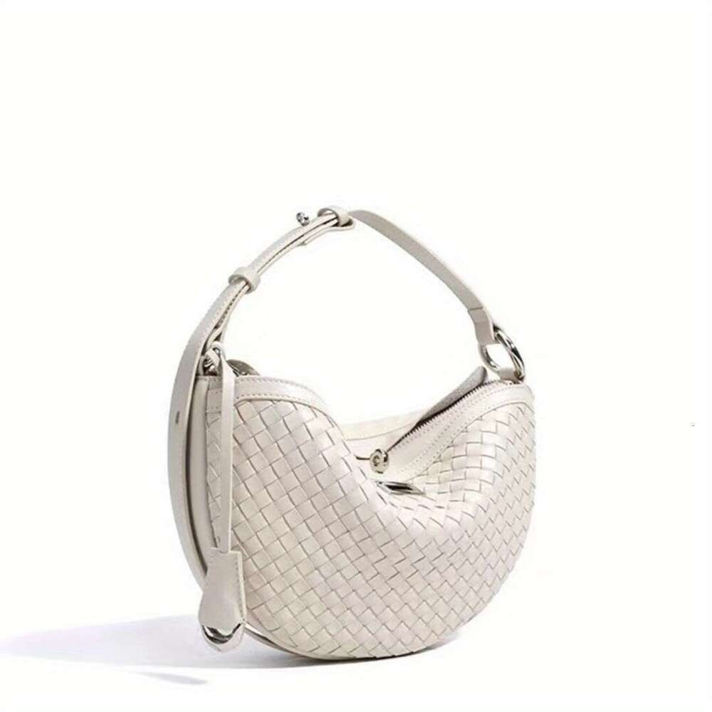 Armpit Woven New Crescent Shaped Fashionable Casual Handbag, Crossbody Bag, Single Shoulder Bag
