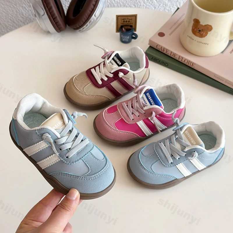 2025 Autumn New Childrens Fashion Trend Low Top Casual Sport Shoes Girls Soft Sole Comfortable Versatile Lace Up Flat Sneakers W251110