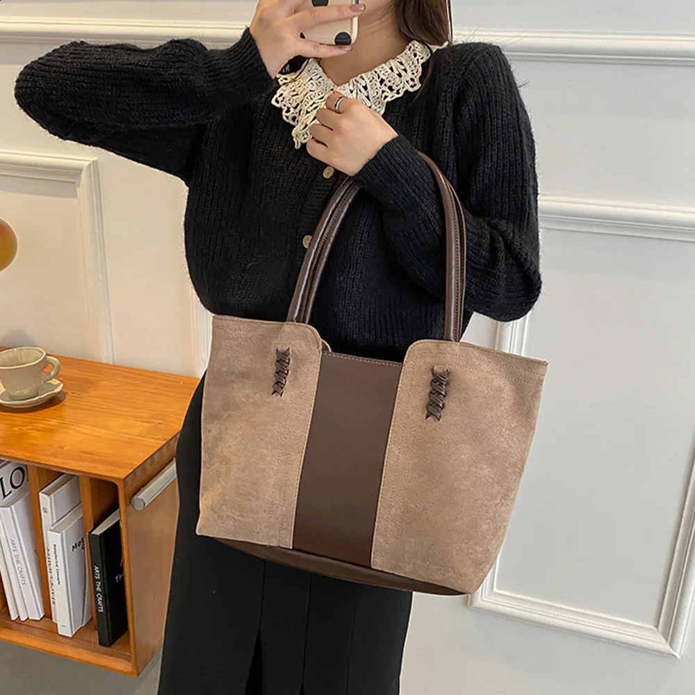 Suede Surface Handbag For Womens Korean Fashion Leisure Commuting Handbag Vintage Color Collision Splicing Tote Bag 251106