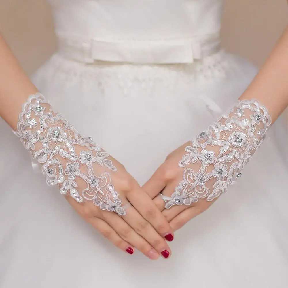 2020 Hot Sale Bridal gloves Fingerless Length Lace Appliques White Bridal Wedding Gloves Fast Shipping luva de noiva L251110