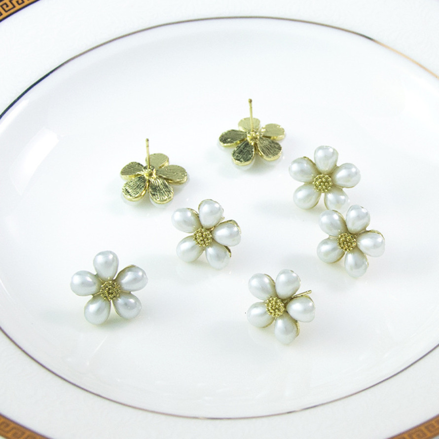 Exquisite Pearl for Women New Trendy High-end Flower Temperament Niche Earrings Korean Ins Internet Celebrity Style