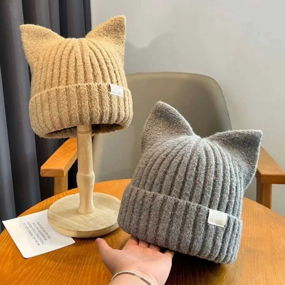 Thickened Velvet Brimless Beanie Hat Soft Ear Protection Beanies Knitted Hat Cute Cat Ear Knitted Windproof Hat Outdoor SportsXJ251110