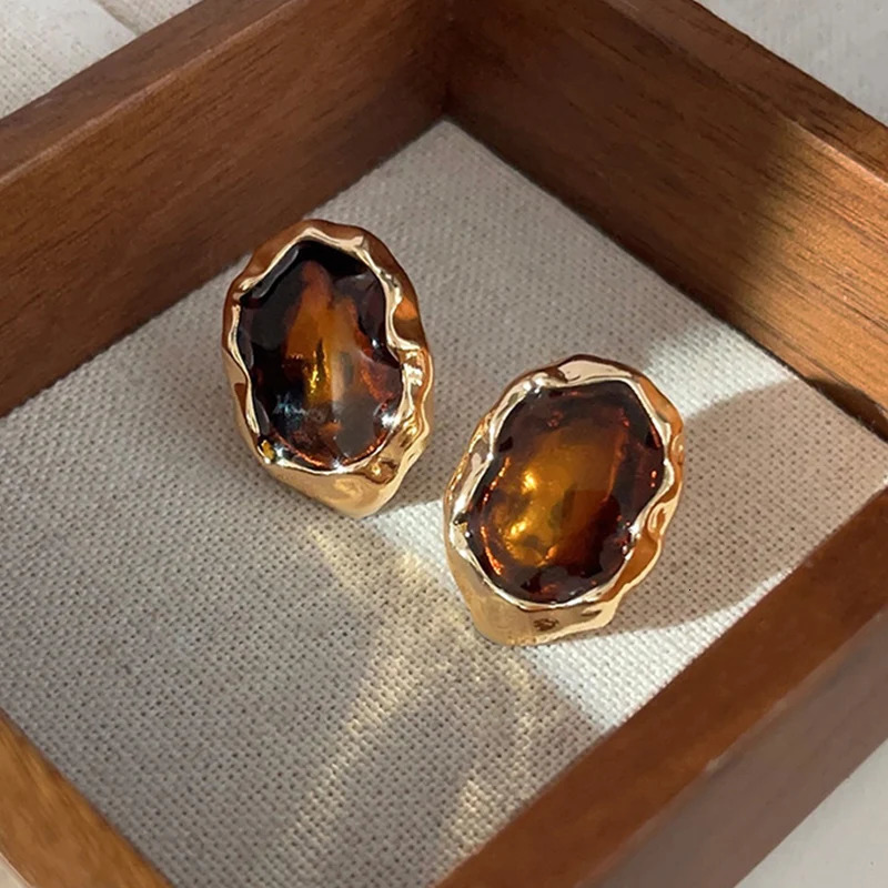 Exquisite Vintage Stud Earrings Trend Fashion Personality Jewelry Geometric Accessories Party Gifts Women Unique RG0183 250409
