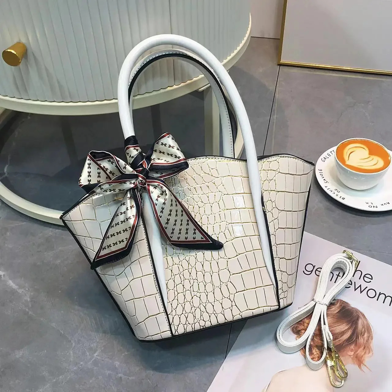 Spring Summer New Womens Fashionable Versatile Handbag Crossbody Bag Single Shoulder Bag Polyester Fiber Interior Zipper Bag R251110