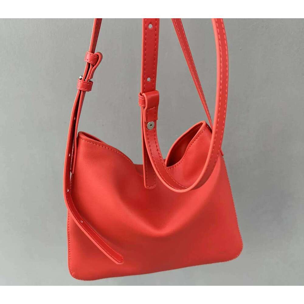 Casual Tote Handbag Bucket Shoulder Women Luxury Fashion Bag Cowhide Leather Shopping Slant Travel Large-Capacity Commuting St251110