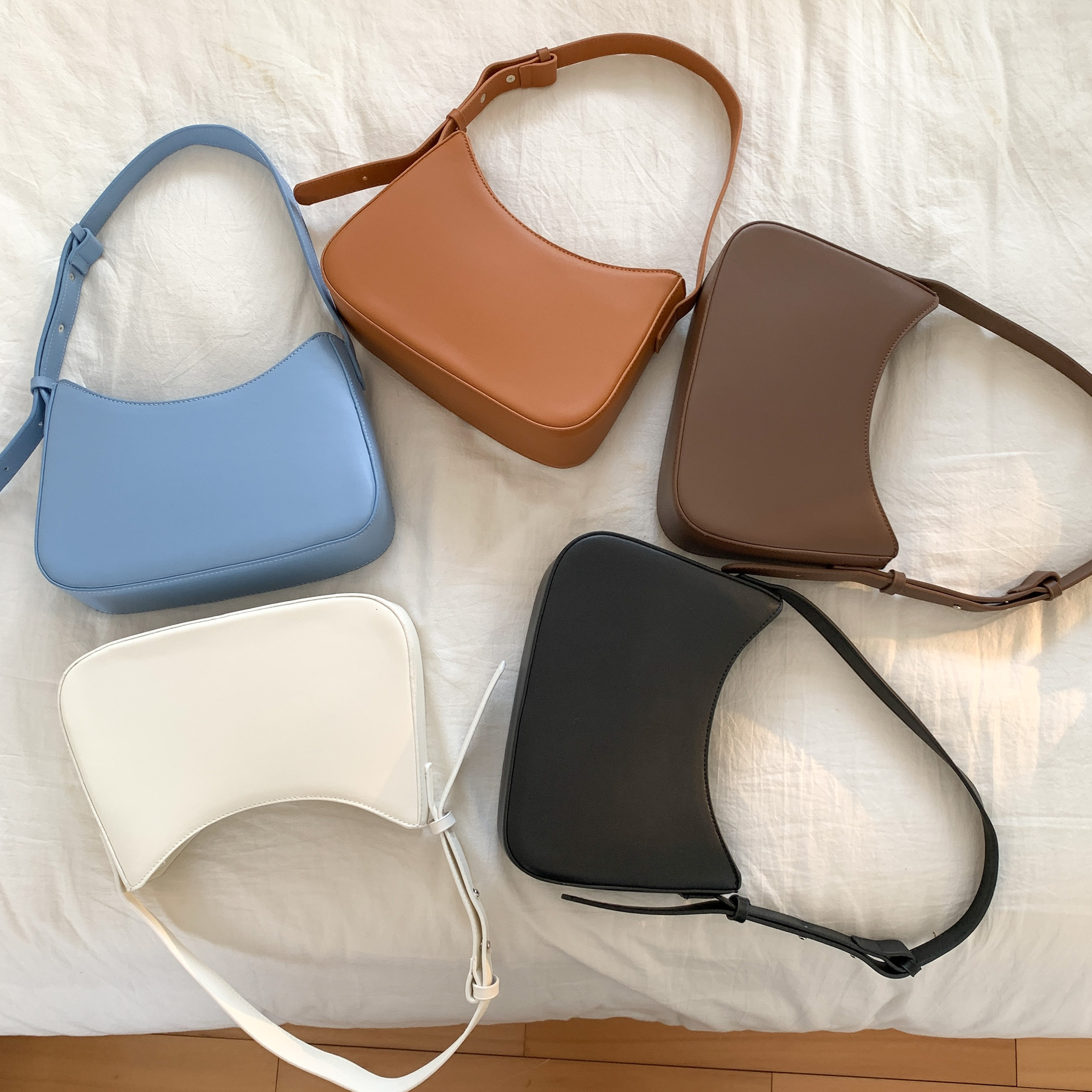 Korean Style Commuter Shoulder Women, High-End Versatile Handbag for Work, Commuting, Elegant Fashion Niche Underarm Bag