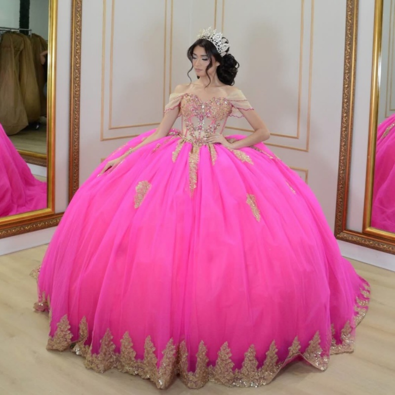 Rose Red Shiny Quinceanera Dresses Off Shoulder Ball Gown Sweet 16 Dress Gold Applique Lace Beads Tull Birthday Party Vestidos 15 De Anos
