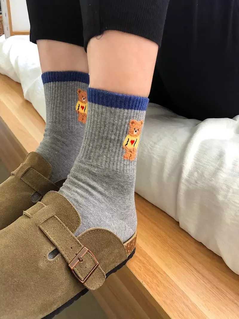 High quality cartoon elegant womens bear cute socks pure cotton Harajuku style womens novel breathable socks Christmas gift X2504103