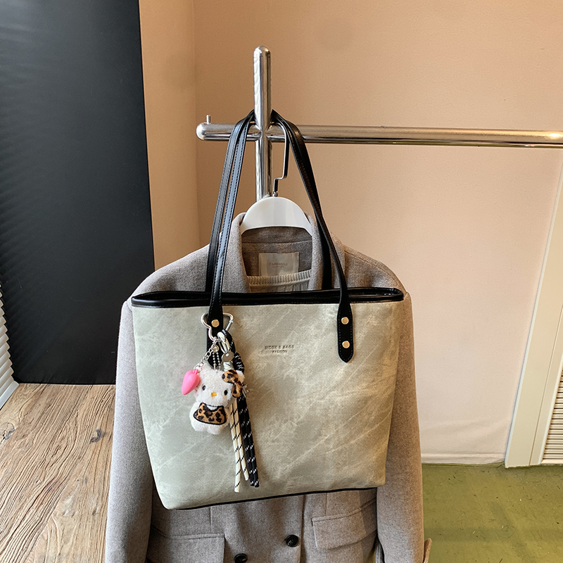 Ladies' summer vintage high-end wide shoulder bag, casual simple versatile crossbody bag, high-end commuting leisure bag, shopping bag, versatile