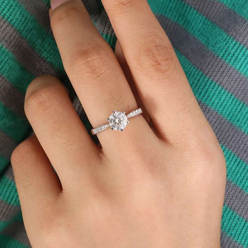 1.0ct DE Color Round Excellent Cut CVD Lab Grown Diamond Engagement Ring 14K White Gold