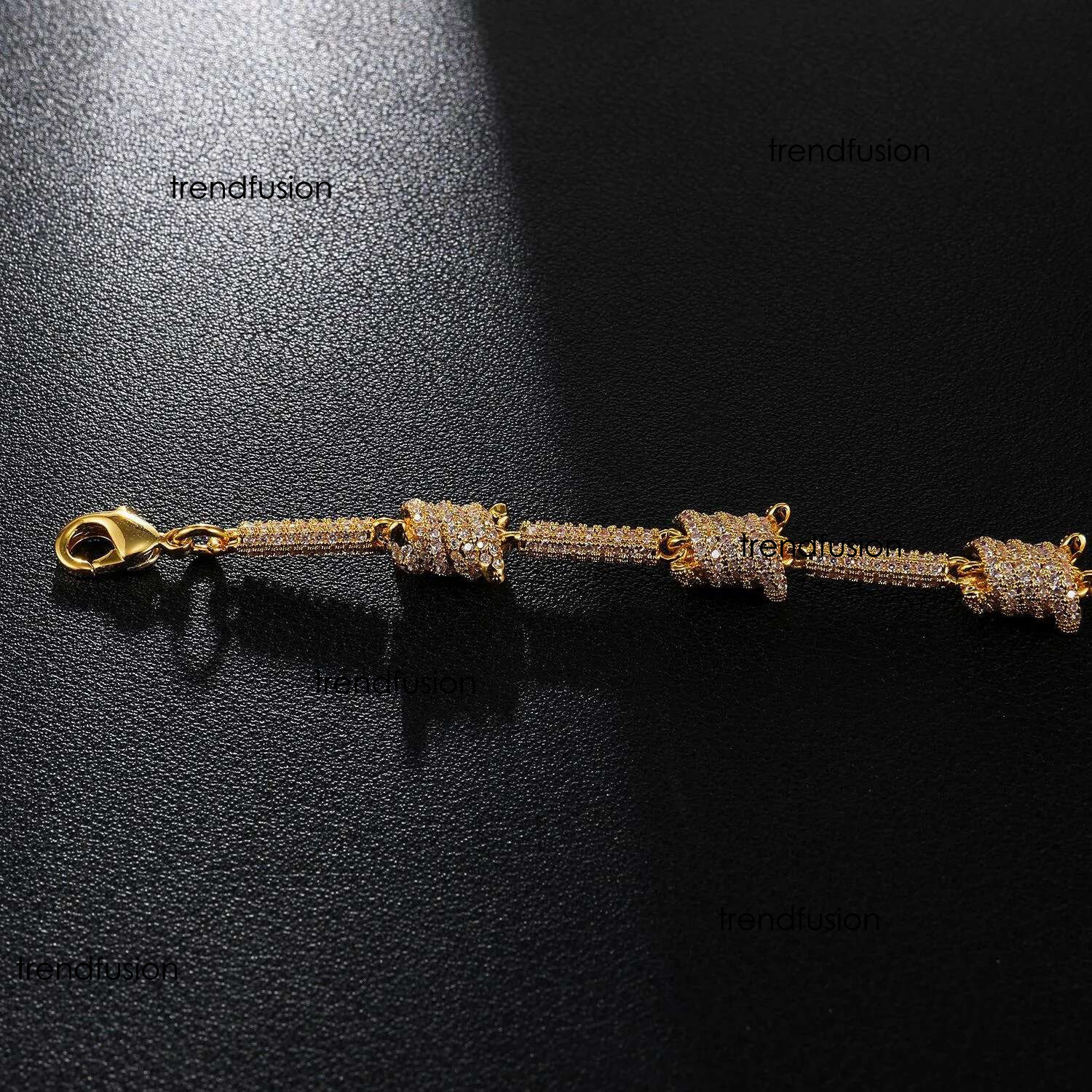 New Arrival White Gold Moissanite dia Bracelet Bg Cubic Zirconia Wire Wrap Knot Hip Hop Iced Out Bangle Bracelets Dia Jewelry Gift for Men Women