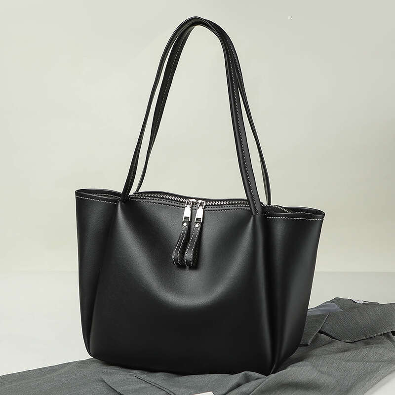 Tote women's handbag capacity soft leather single shoulder large bag for women 2025 temperament versatile new trendy clothing ins