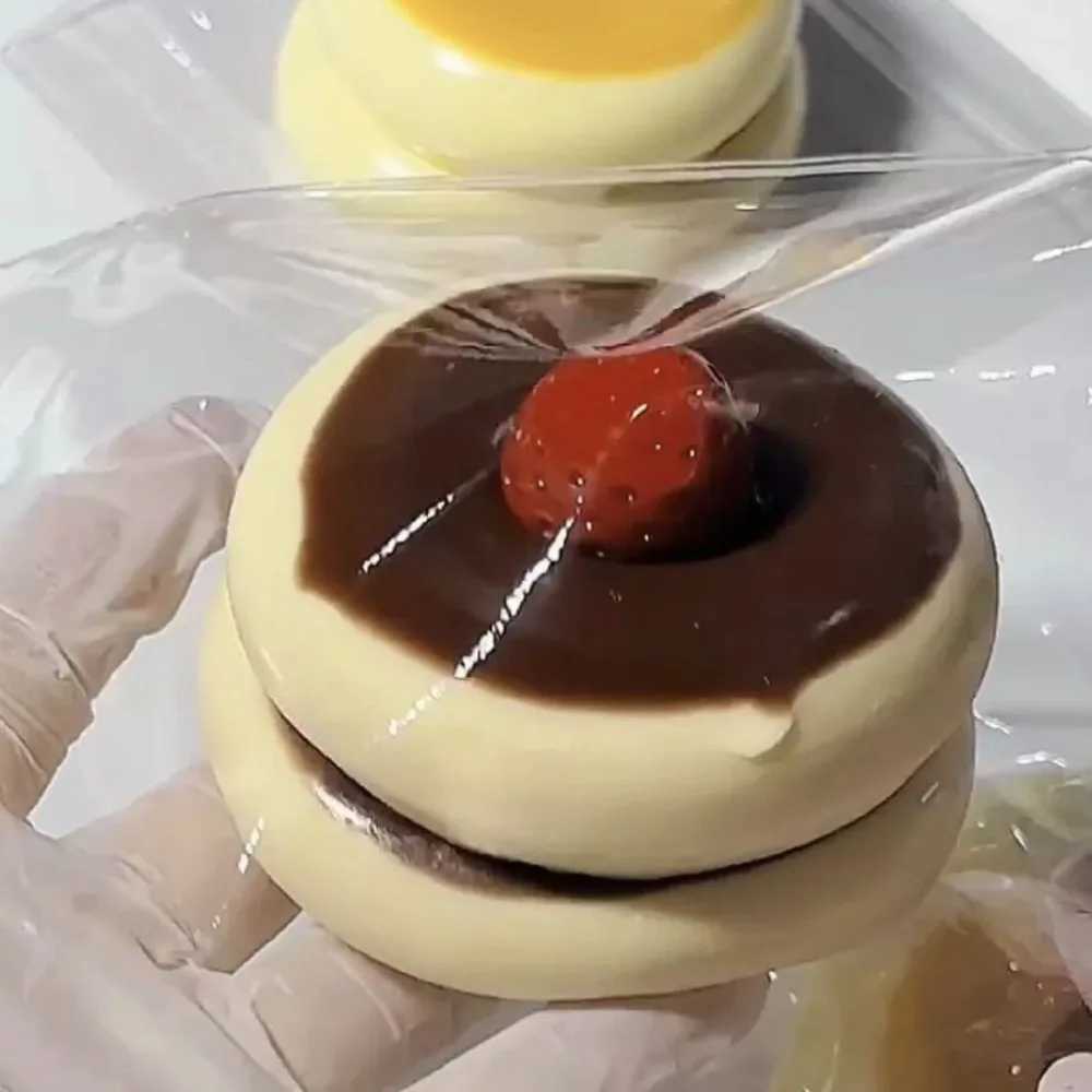 New Arrival Big Oreo Biscuit Clip Toy Mochi Taba Food Game Stress Relief Toy TPR Slow Bounce Toy M Bean Stress Relief Toy T250410