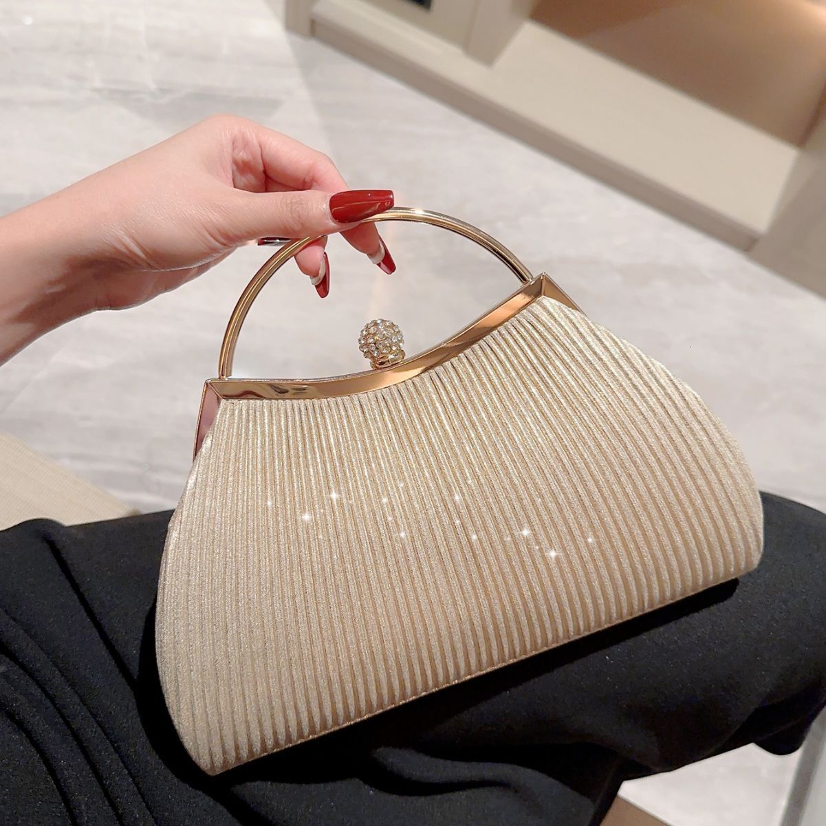 New Wrinkled Handbag for Women, Evening with Rhinestones, Dress Socialite Cheongsam Banquet Bag, KTV Princess Bag