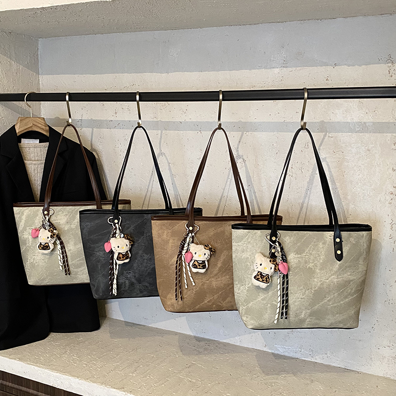 Ladies' summer vintage high-end wide shoulder bag, casual simple versatile crossbody bag, high-end commuting leisure bag, shopping bag, versatile