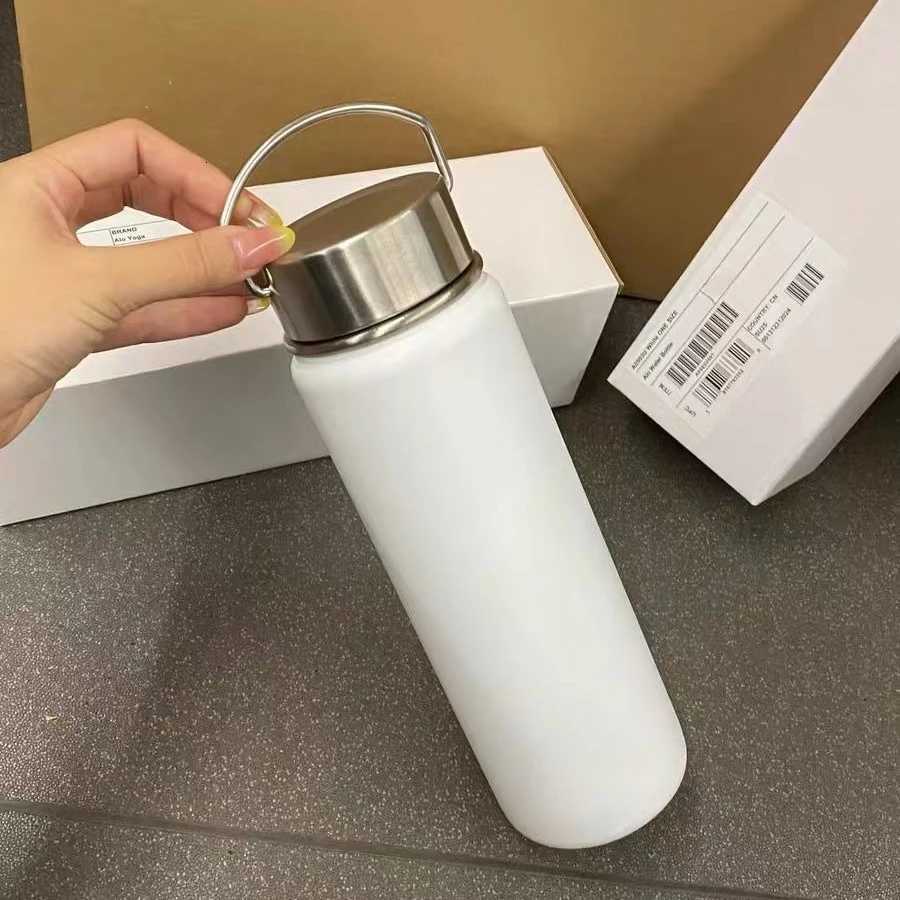 Fashionable cup 710ml Stainless Steel Insated Water Bottle Portable Sport Vacuum Flask Fitness Sport Drink Water Cup Outdoor Drinking Utensils Y251110