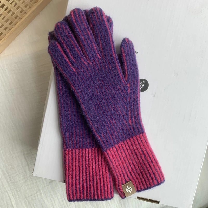 Winter Touch Screen Glove Thicken Warm Stripe Knitted Stretch Gloves Full Finger Outdoor two-tone Gloves For Women 251106