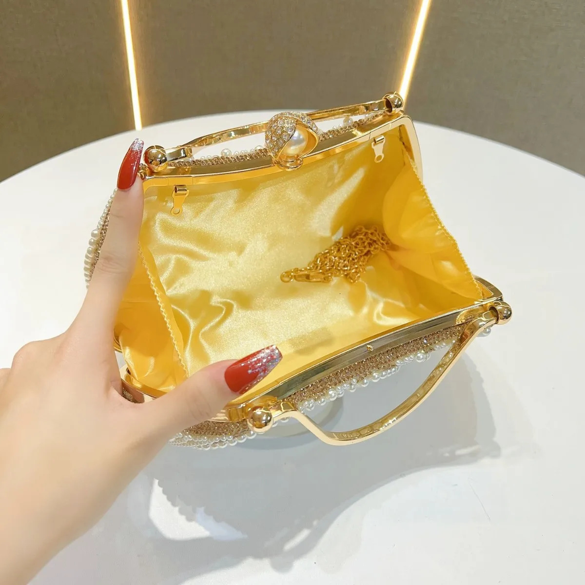 Luxury Pearl Rhinestone Evening Clutch Womens Diamond Banquet Purse Elegant Shoulder Crossbody Handbag Wedding Party Dinner Bag R251110