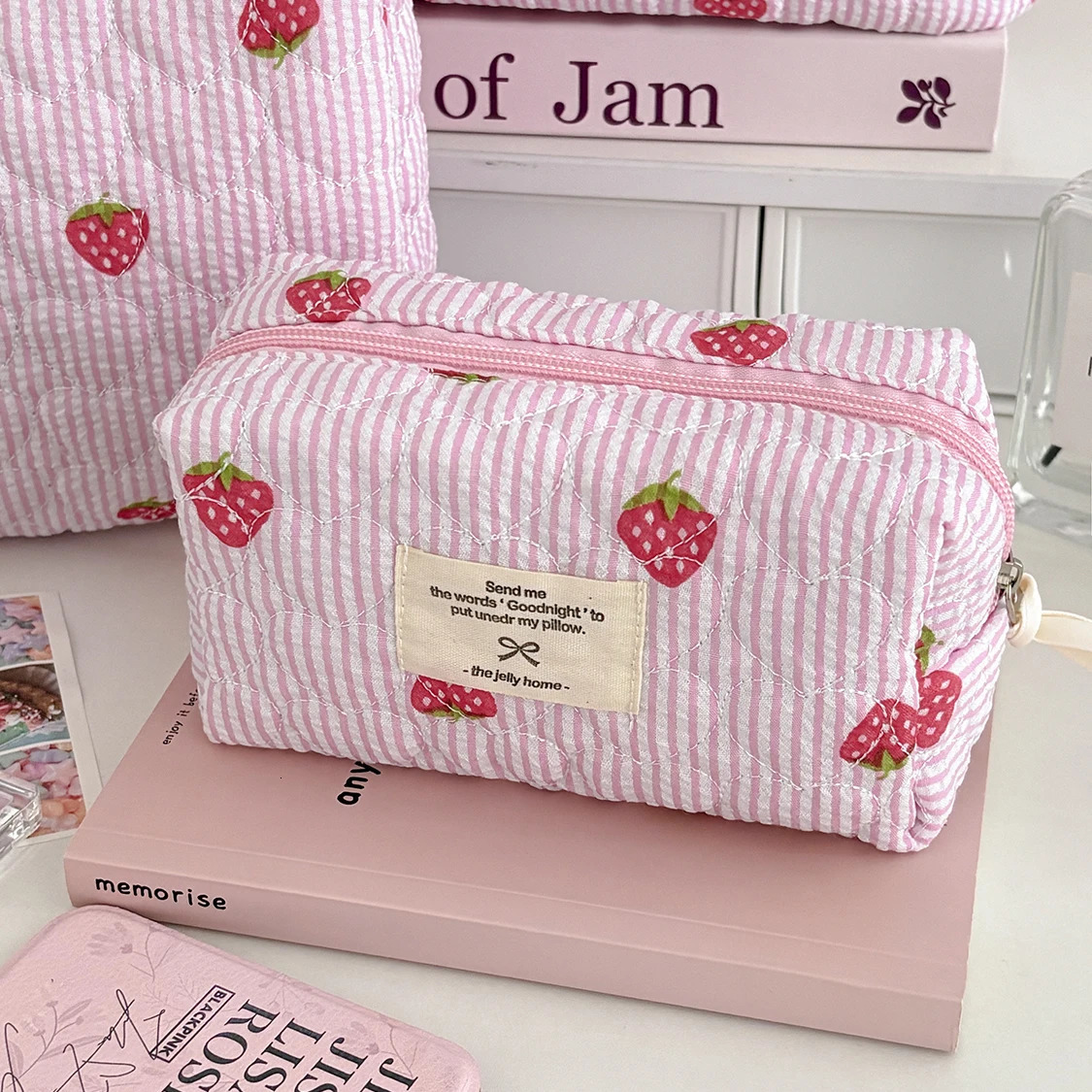1PC Pink Strawberry Women Cosmetic Quilted Bag Portable Travel Organizer Toiletry Makeup Storage Pouch Handbag Ladies Zipper Bag 251110